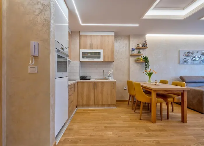 Lux M&b * Ζλάτιμπορ