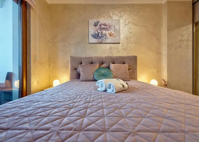 Διαμέρισμα Lux M&b *