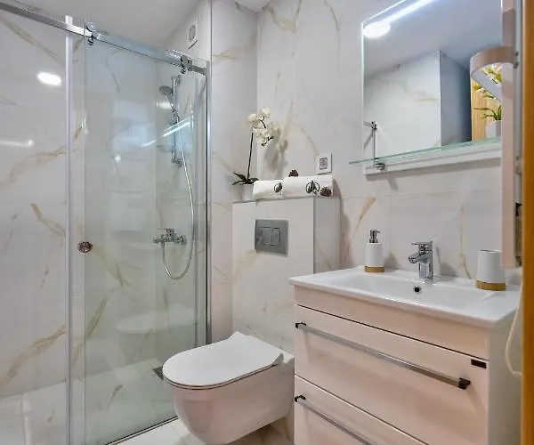 Lux M&b Ζλάτιμπορ